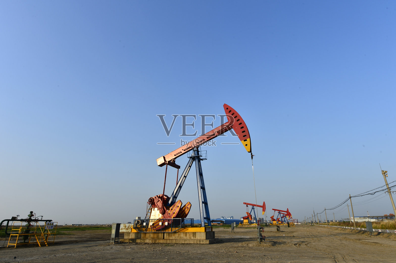 油泵在工作照片摄影图片