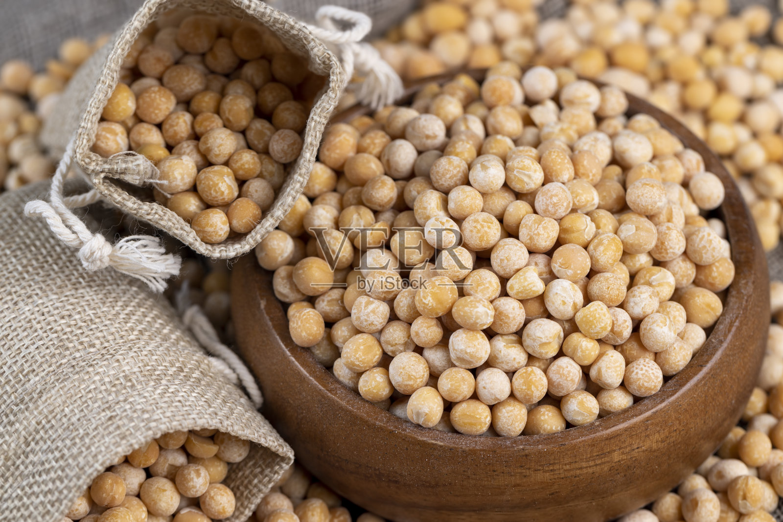 煮粥用的黄色圆豌豆照片摄影图片