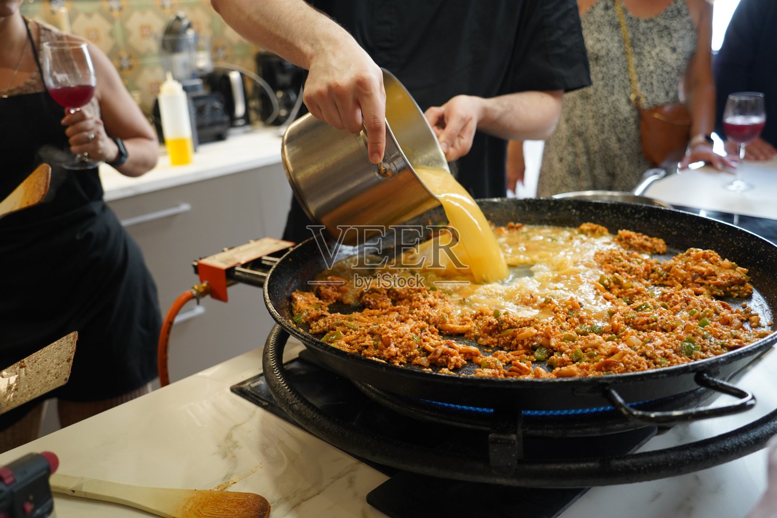 库克在一起照片摄影图片