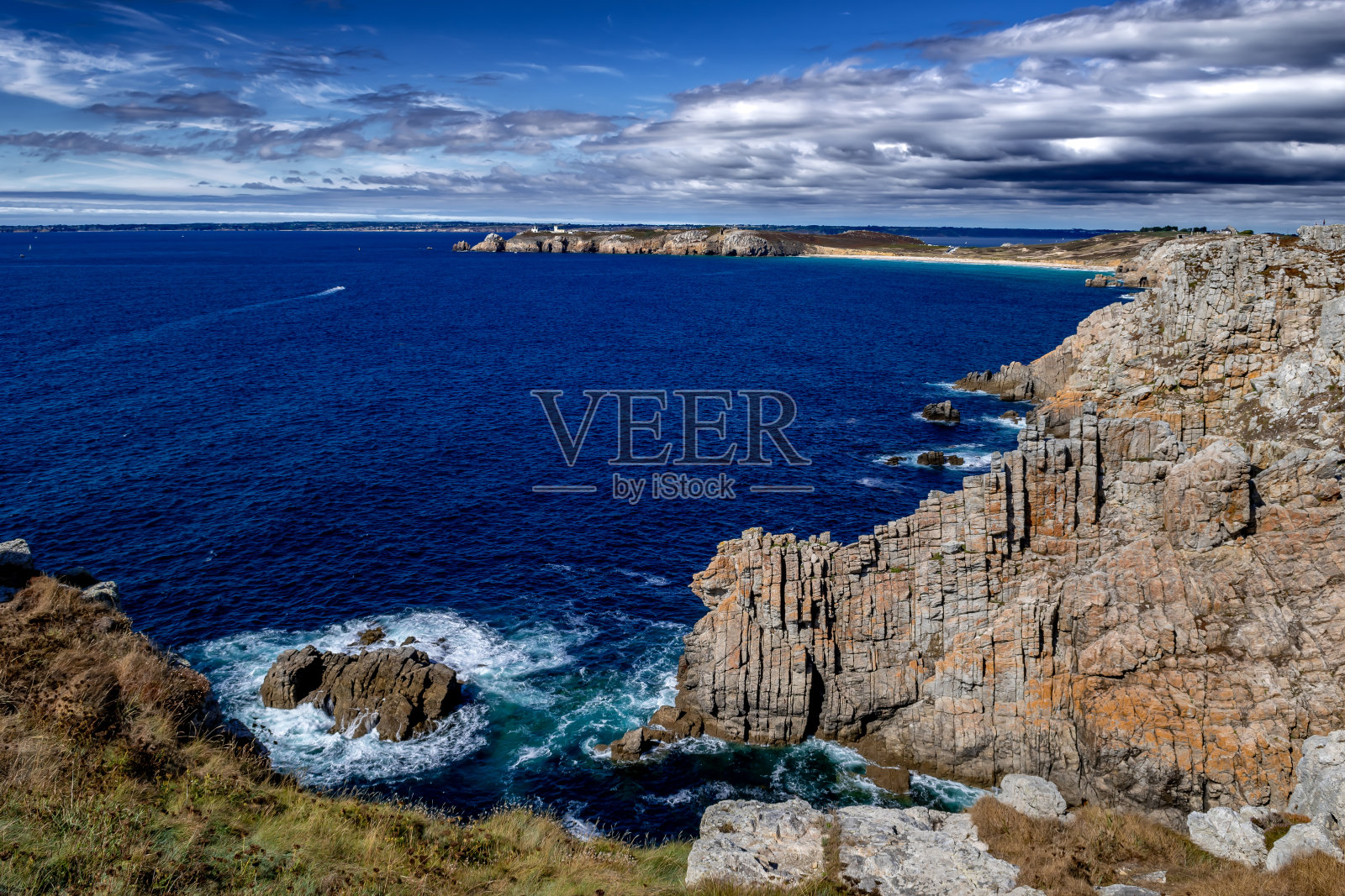 法国布列塔尼的芬尼斯特尔大西洋海岸的彭希尔角悬崖照片摄影图片