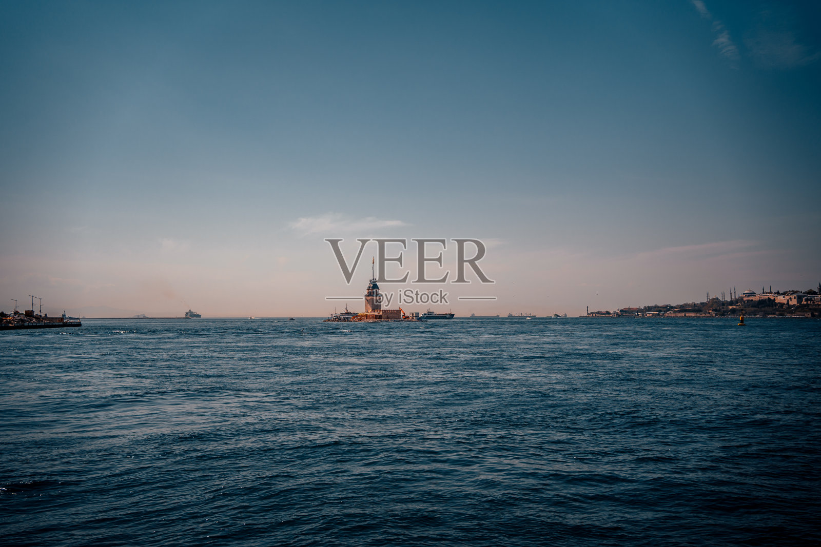 伊斯坦布尔少女塔的景色照片摄影图片