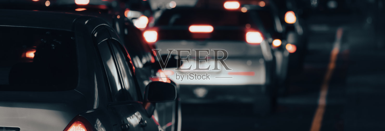 汽车被堵在路上了照片摄影图片