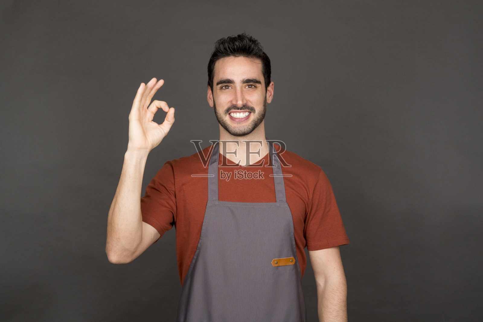 有“OK”标志的自信男性专业人士照片摄影图片