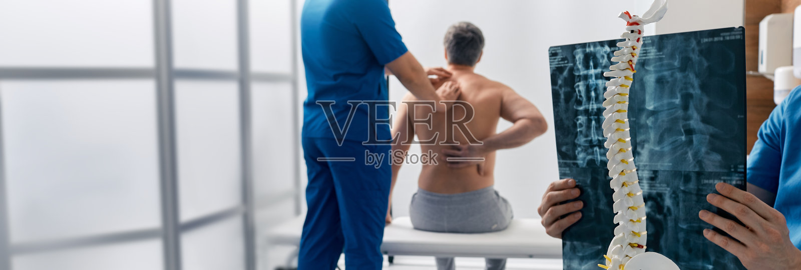 推拿医学门诊颈椎检查及MRI对颈椎疼痛的复杂检查与治疗。整骨疗法照片摄影图片