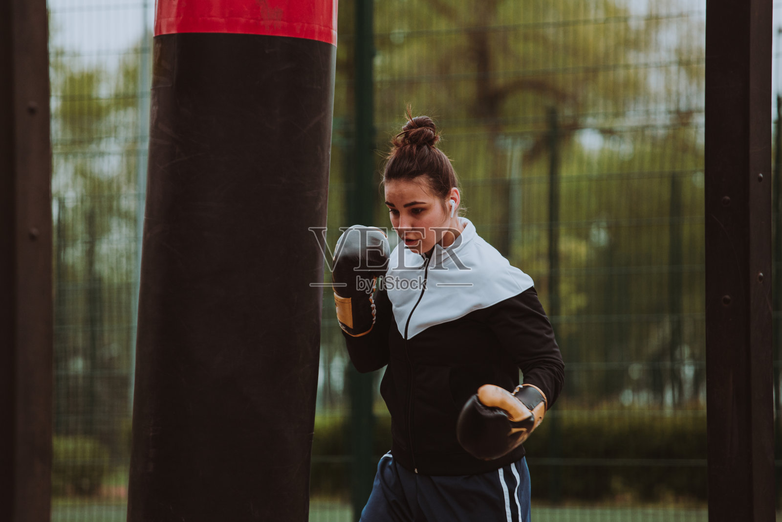 女子拳击训练照片摄影图片