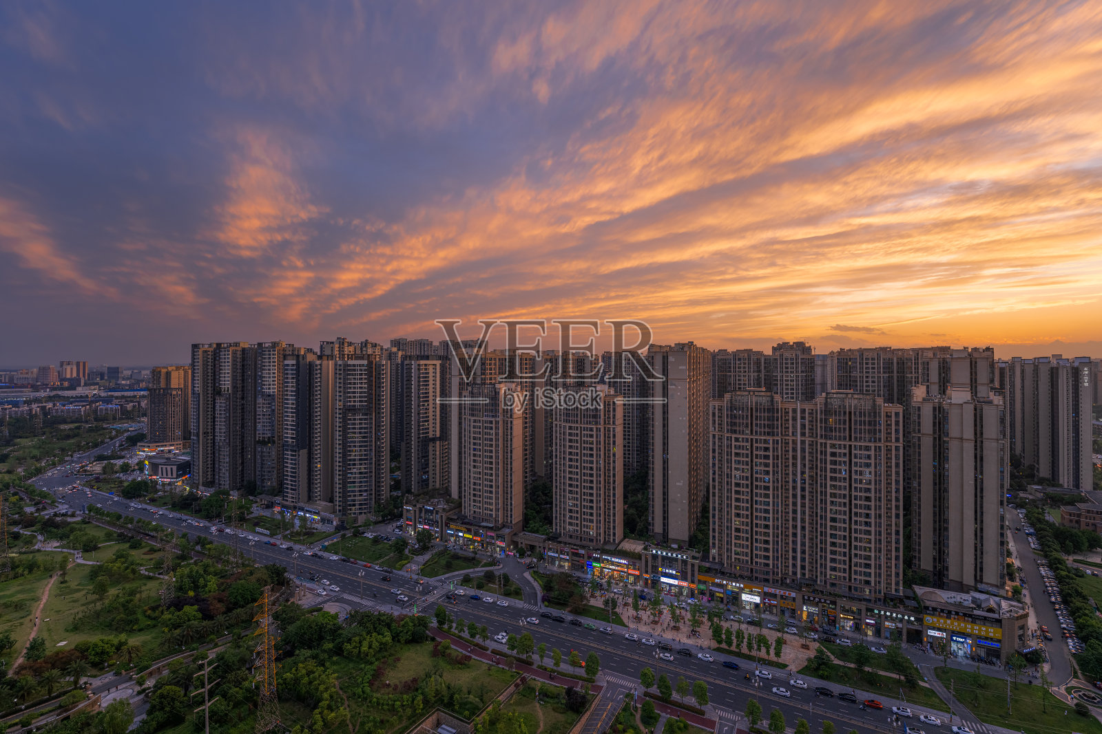 日落下的成都居民楼照片摄影图片