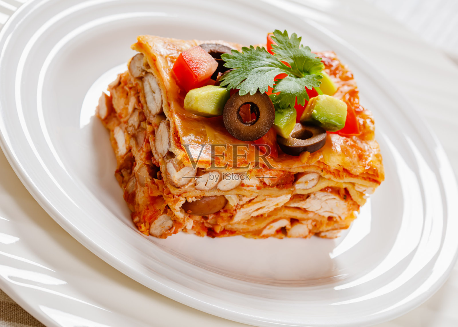 健康鸡肉无麸质千层面照片摄影图片