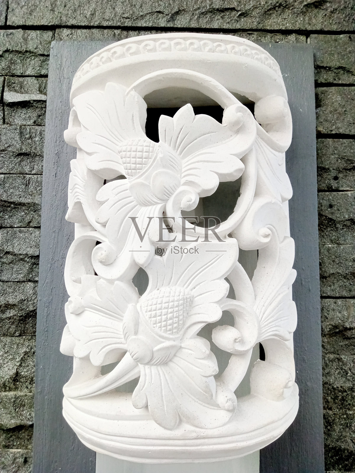 巴厘雕刻壁灯装饰照片摄影图片