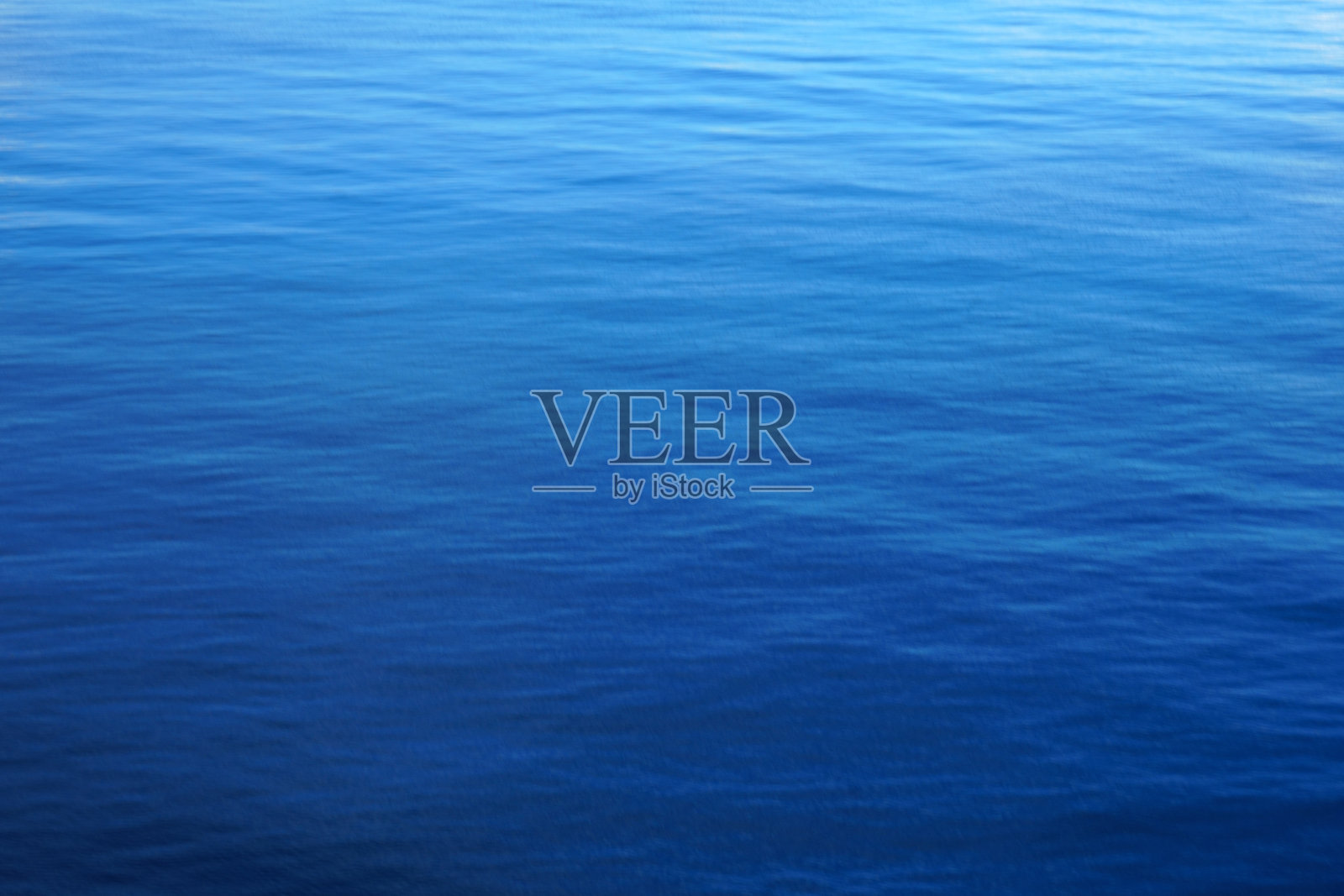 深蓝色水面照片摄影图片