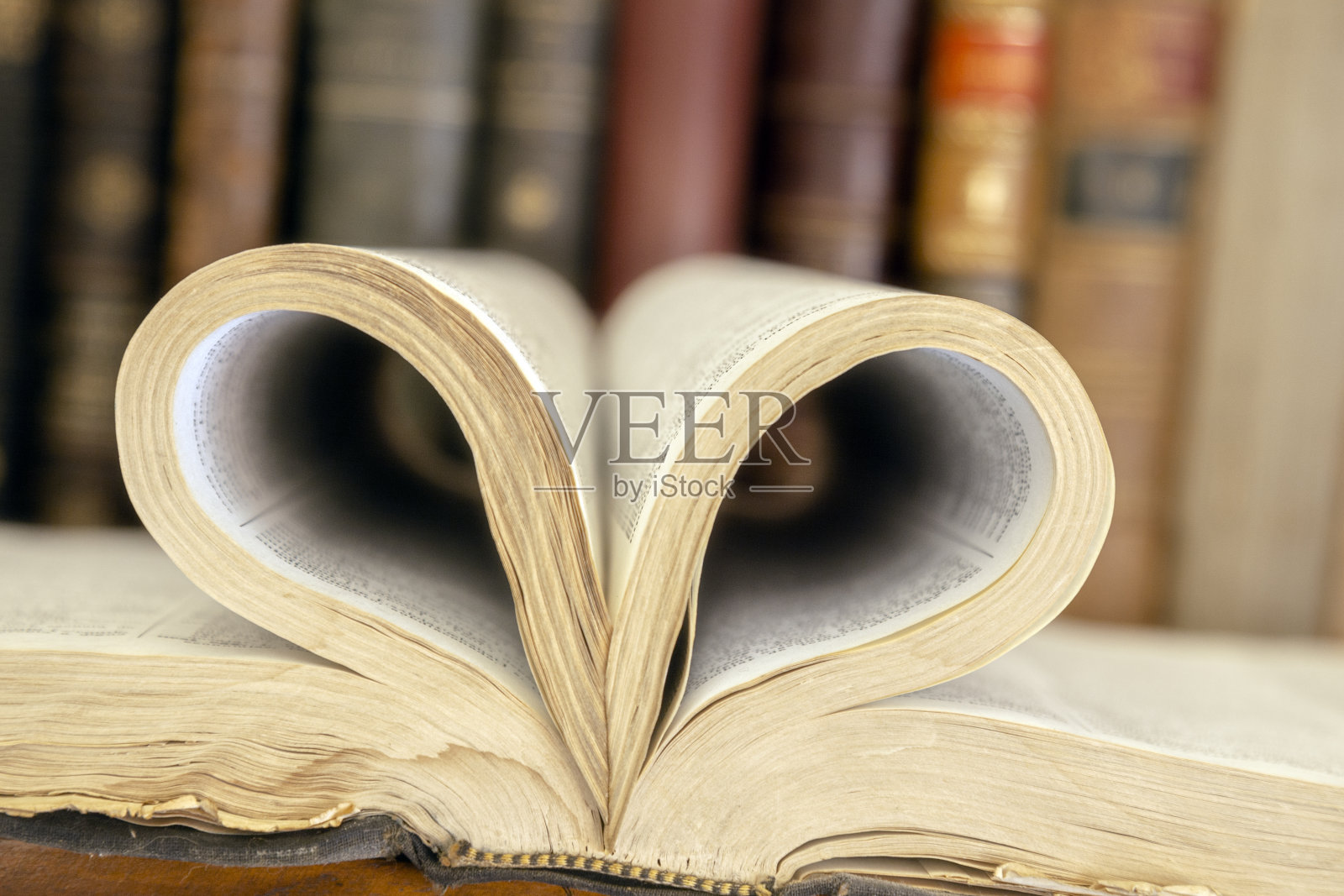 心书页照片摄影图片