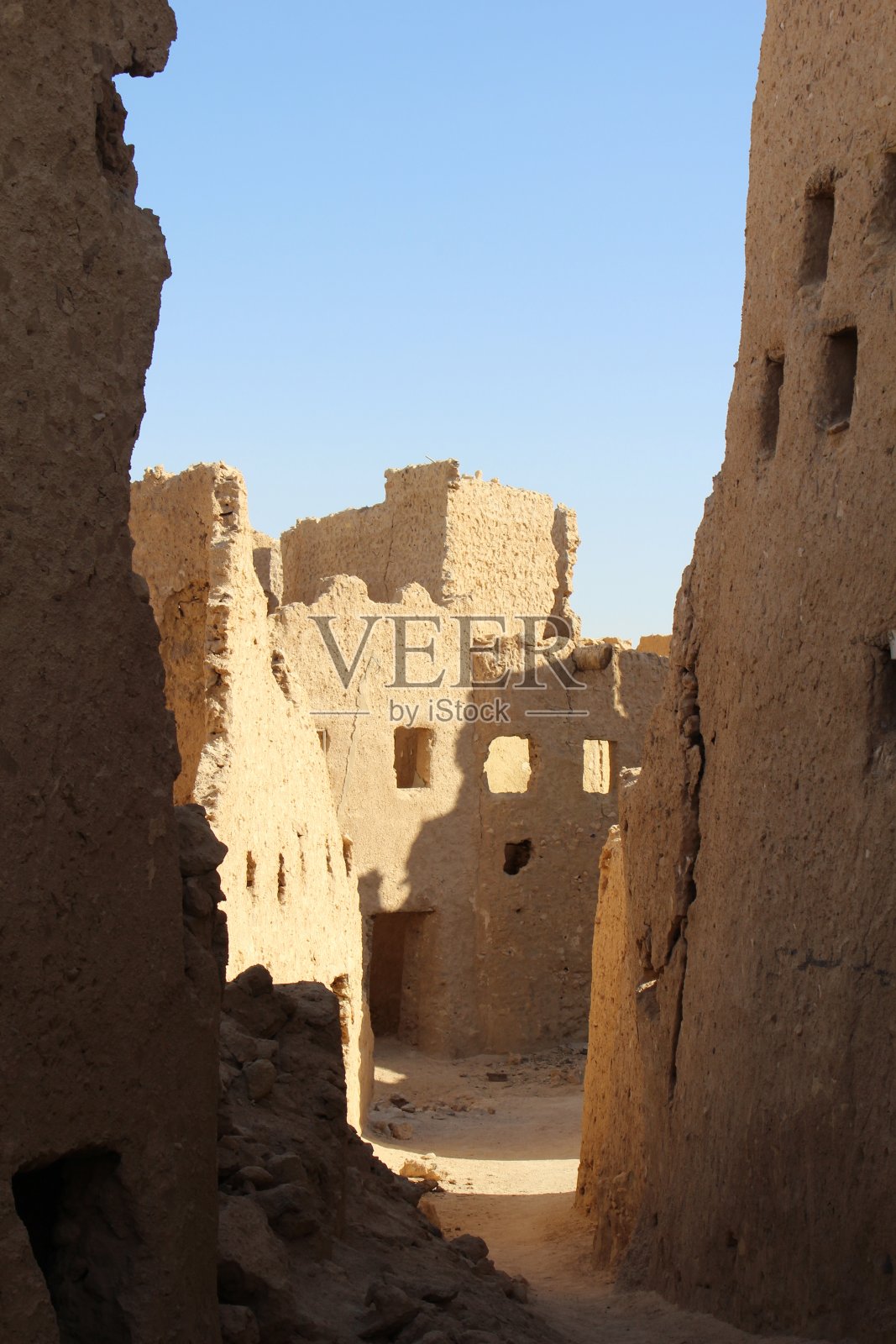 埃及马特鲁省锡瓦绿洲沙利堡垒的古老街道、房屋和城市景观照片摄影图片