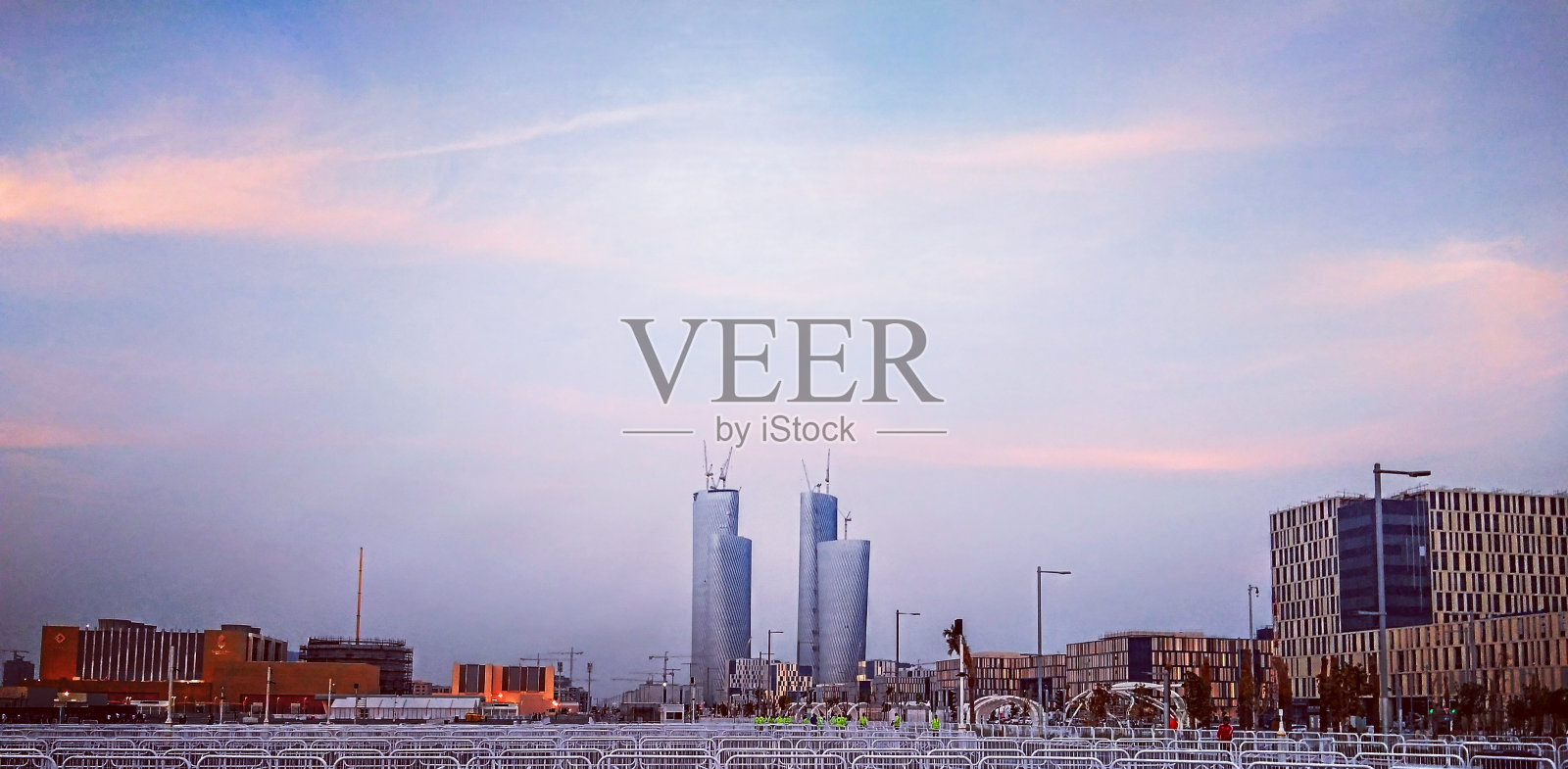 卢赛尔城市天际线照片摄影图片