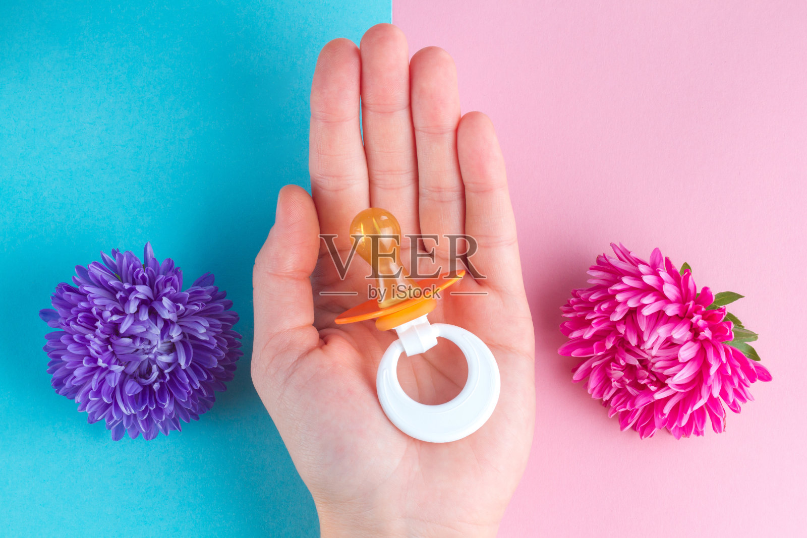 计划怀孕概念和未来的母亲。准备为人父母，期待新生儿照片摄影图片