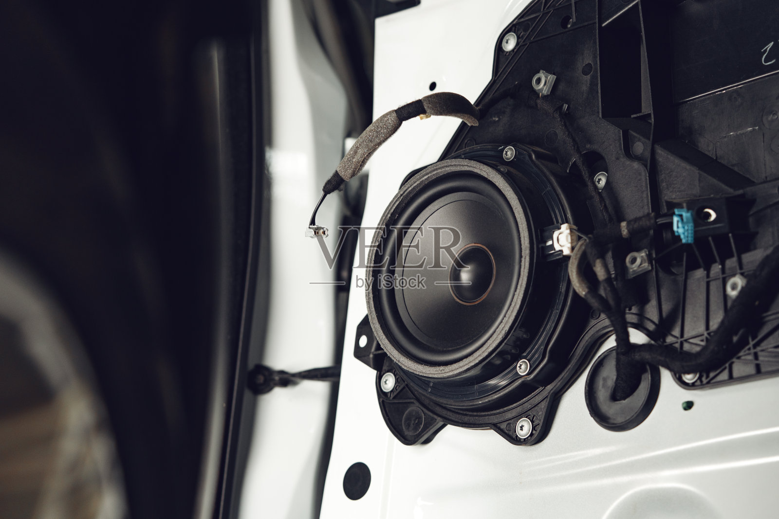 车门上的音响关闭了照片摄影图片