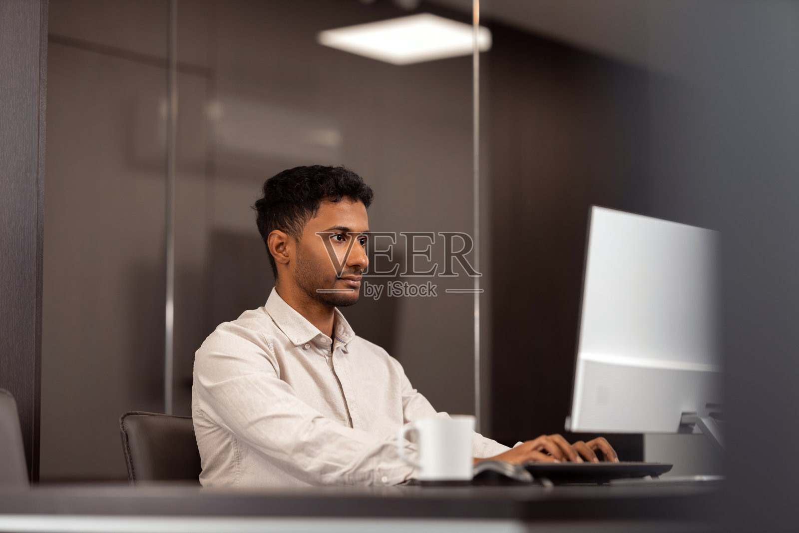 在办公室工作照片摄影图片