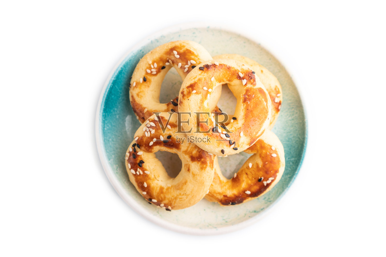 自制亚洲咸饼干孤立在白色，俯视图。照片摄影图片