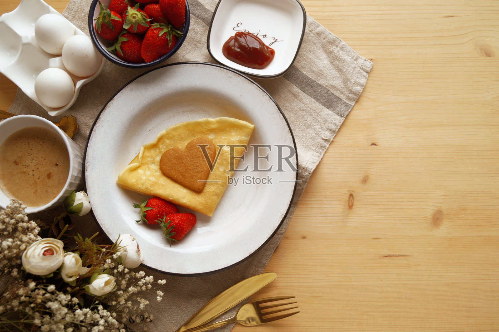 经典的法式可丽饼，薄的欧洲煎饼照片摄影图片