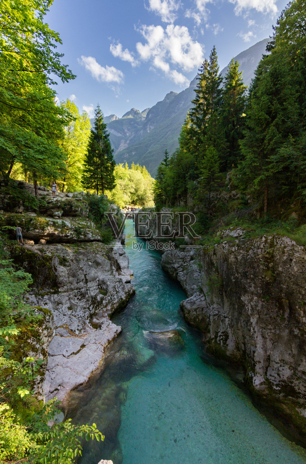 斯洛文尼亚Bovec附近的Soca绿松石河照片摄影图片