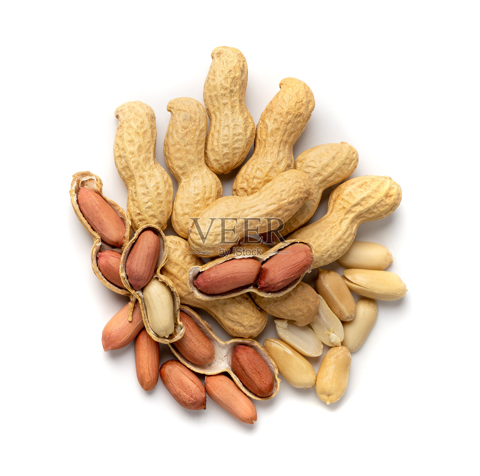 花生分离，烤花生堆，豌豆坚果堆，整个花生带壳，宏观花生俯视图照片摄影图片
