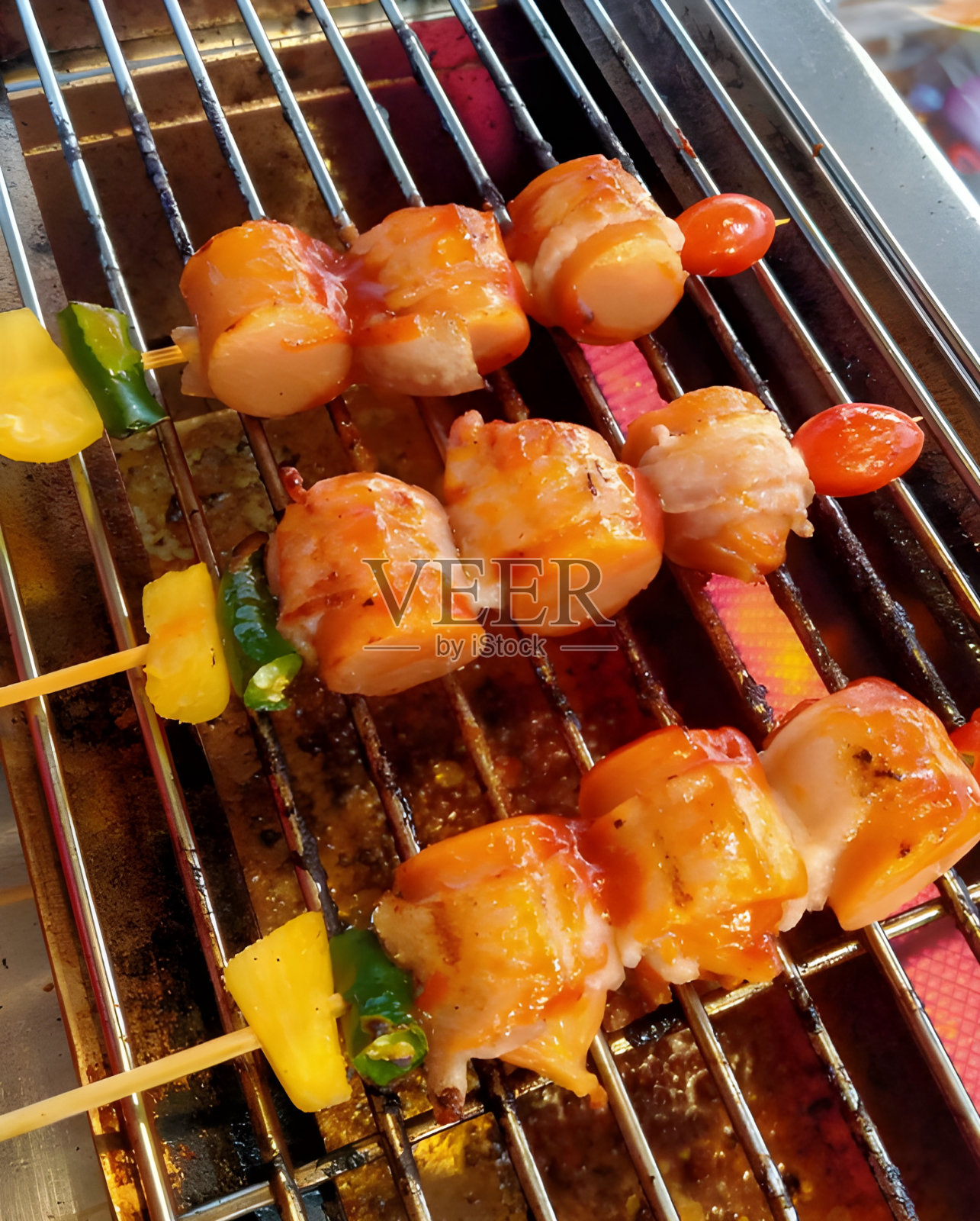 烤肉用烤肉和蔬菜烧烤照片摄影图片