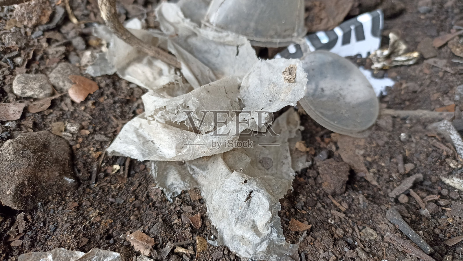 难以分解、污染环境的塑料垃圾照片摄影图片