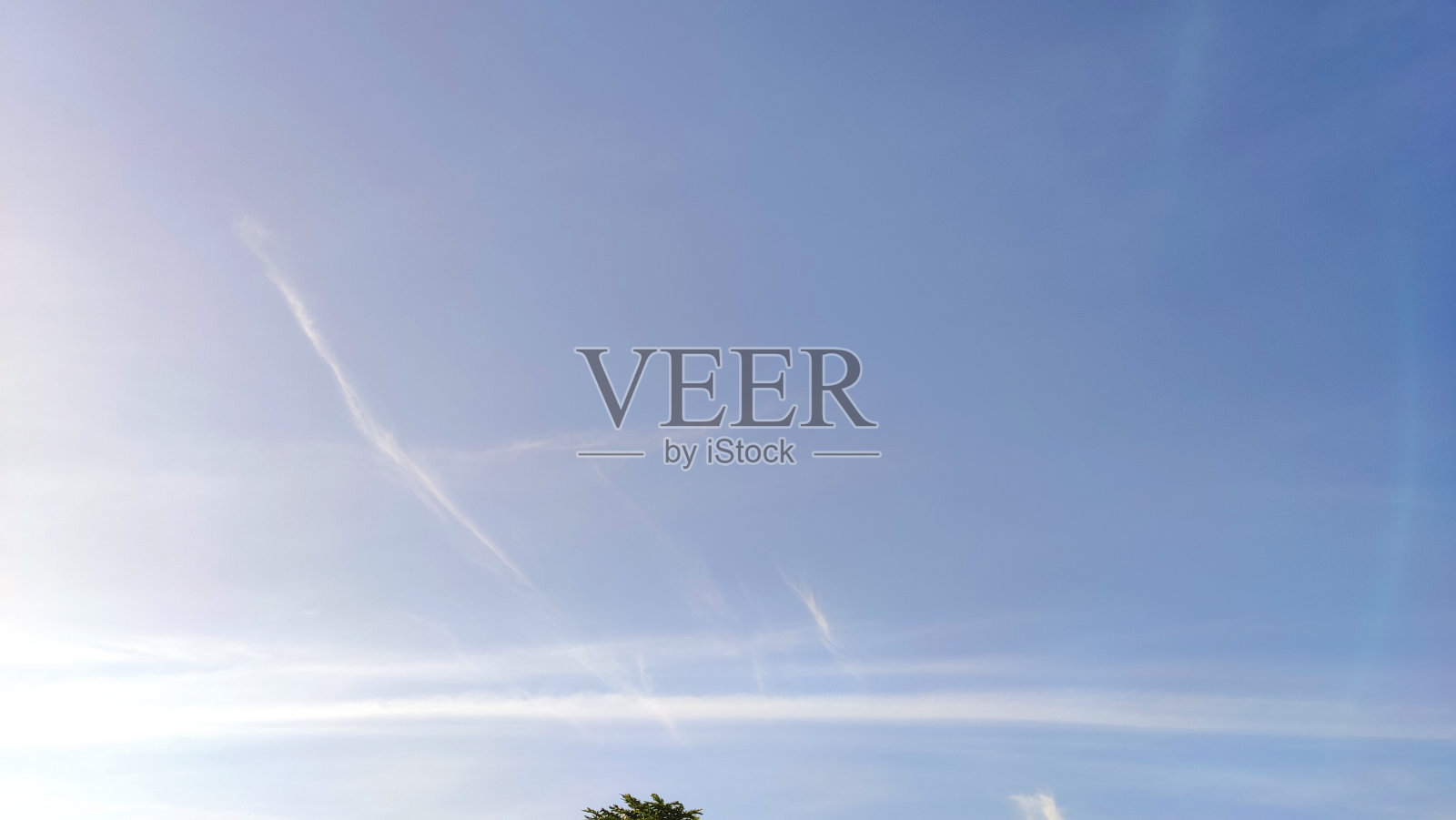 湛蓝天空的自然景观照片摄影图片