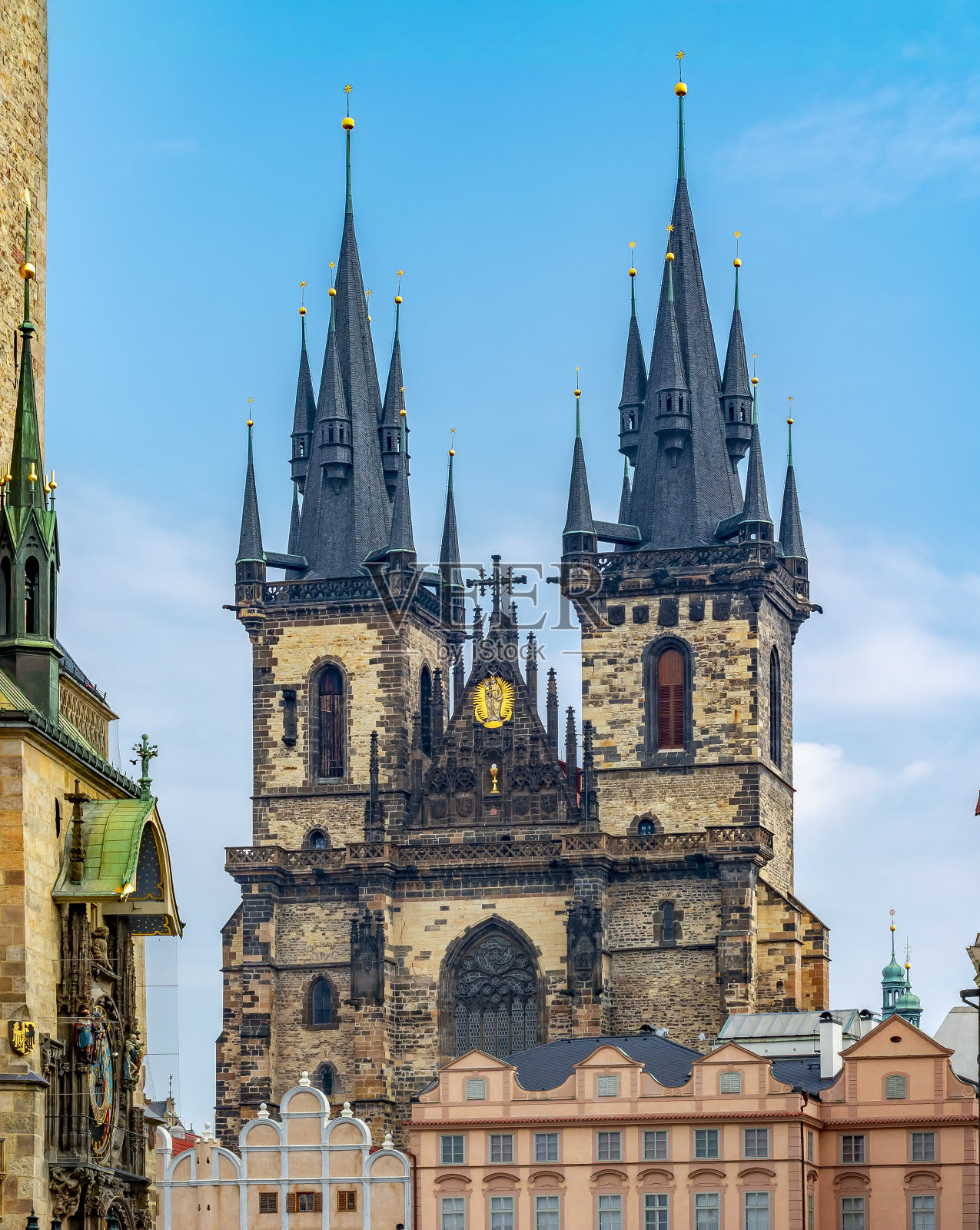 捷克共和国布拉格老城广场上的圣母教堂照片摄影图片