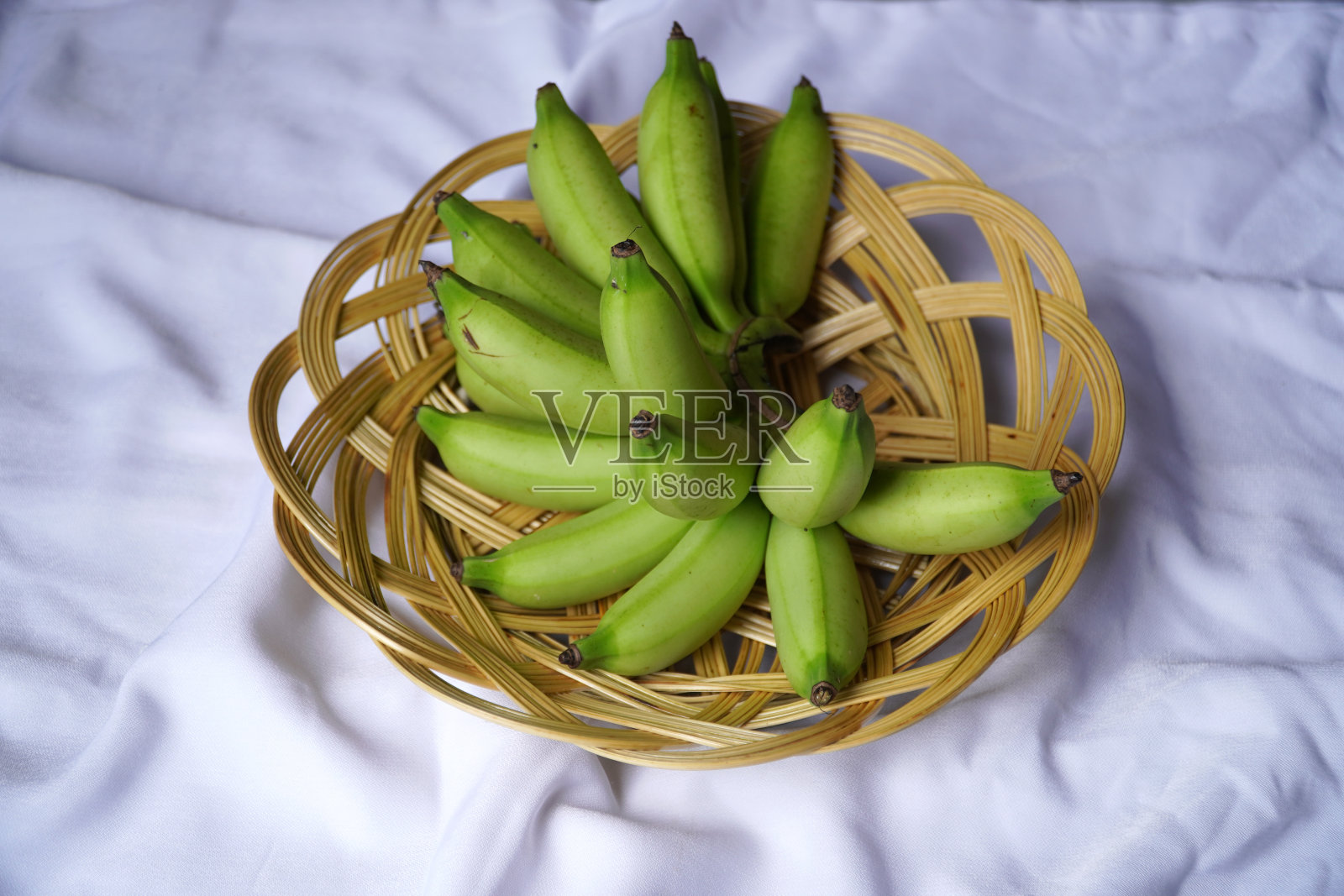 用手掌做成的盘子照片摄影图片