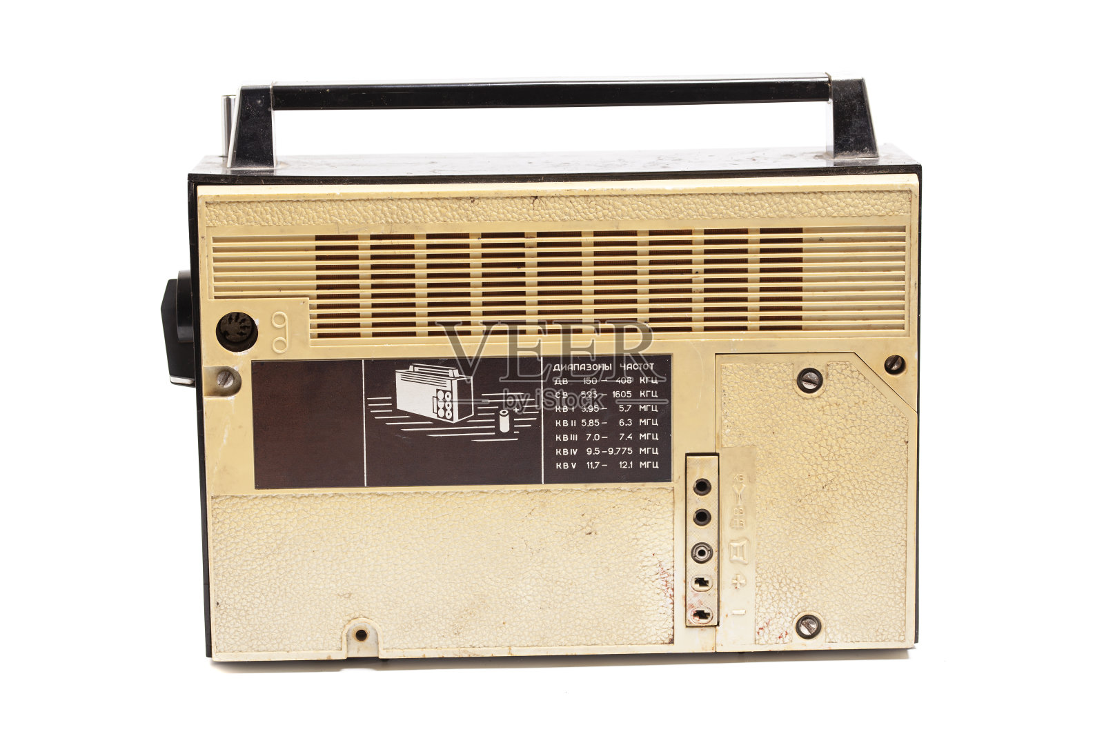 老式晶体管收音机被隔离在白色上照片摄影图片