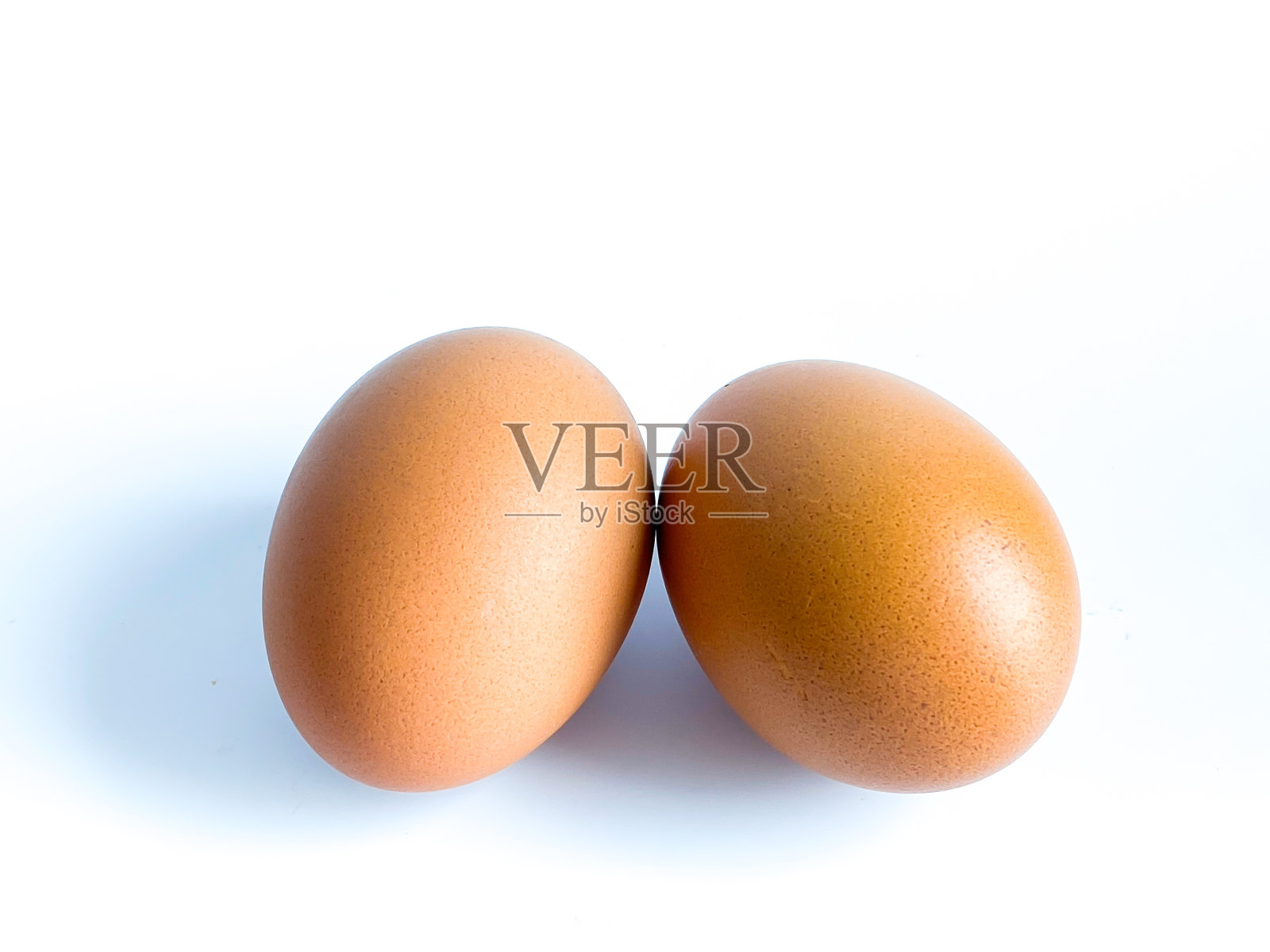 白色背景上的鸡蛋照片摄影图片