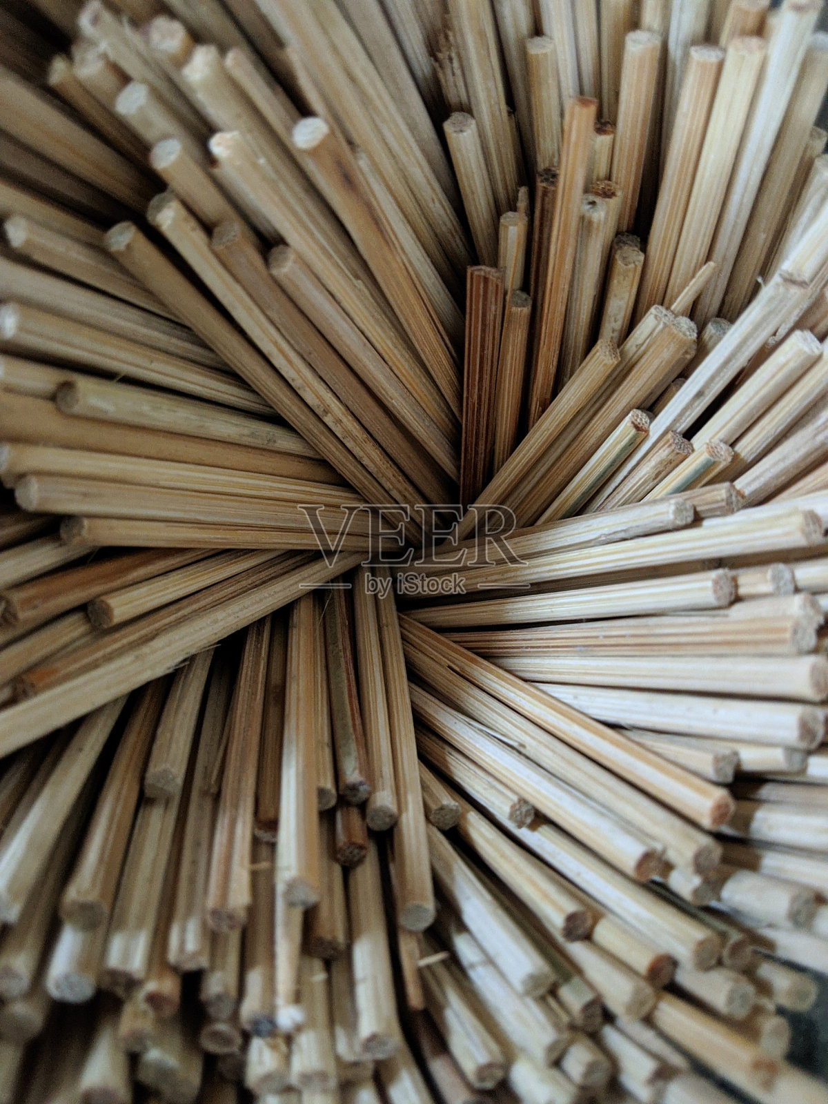 近距离观赏丰富的木制奇观照片摄影图片