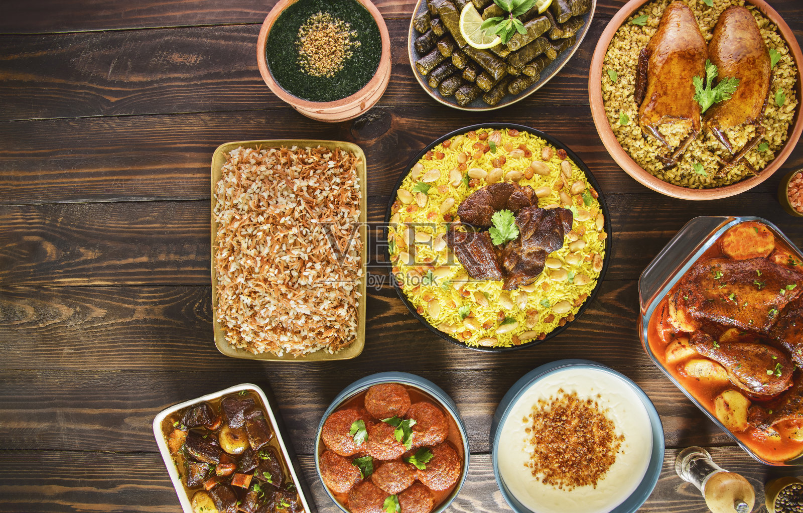 中东传统午餐。也是斋月“开斋”照片摄影图片