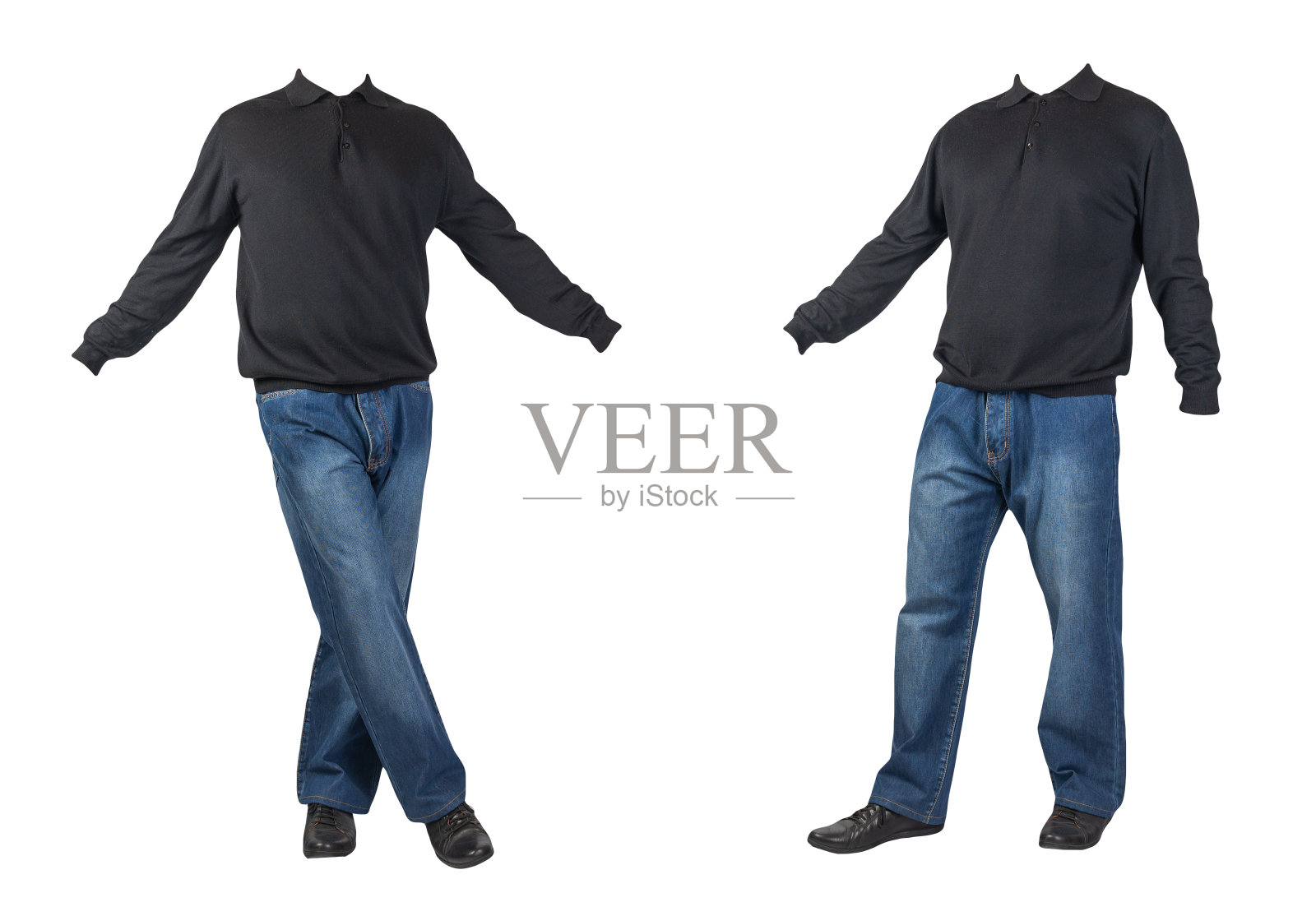 深蓝色牛仔裤，黑色皮鞋，白色背景上的毛衣。照片摄影图片