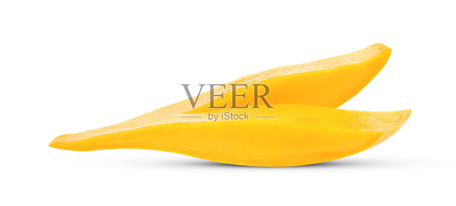 把新鲜的芒果片隔离在白色上照片摄影图片