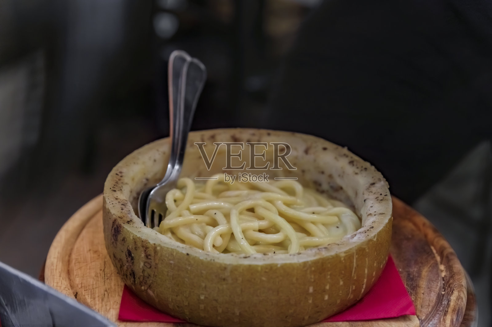新鲜的意大利面在佩科里诺奶酪轮餐厅，弗洛雷斯照片摄影图片