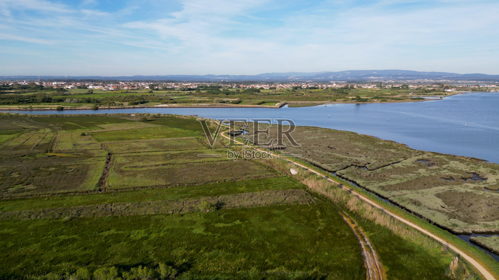 鸟瞰图Cais da Ribeira de Pardelhas照片摄影图片