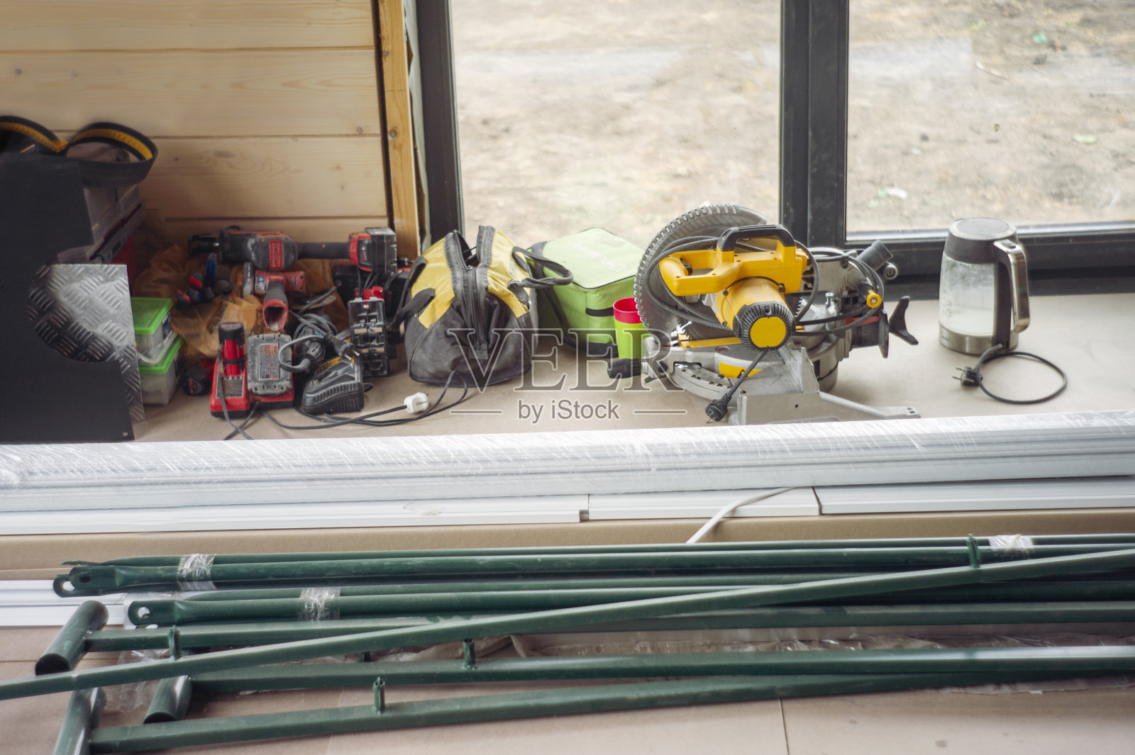 一堆电动工具照片摄影图片