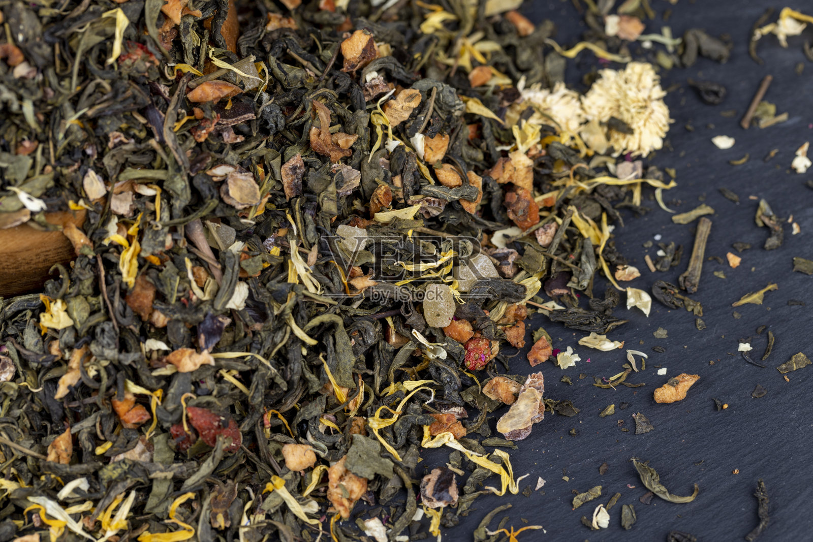 新鲜的绿茶加水果和浆果照片摄影图片