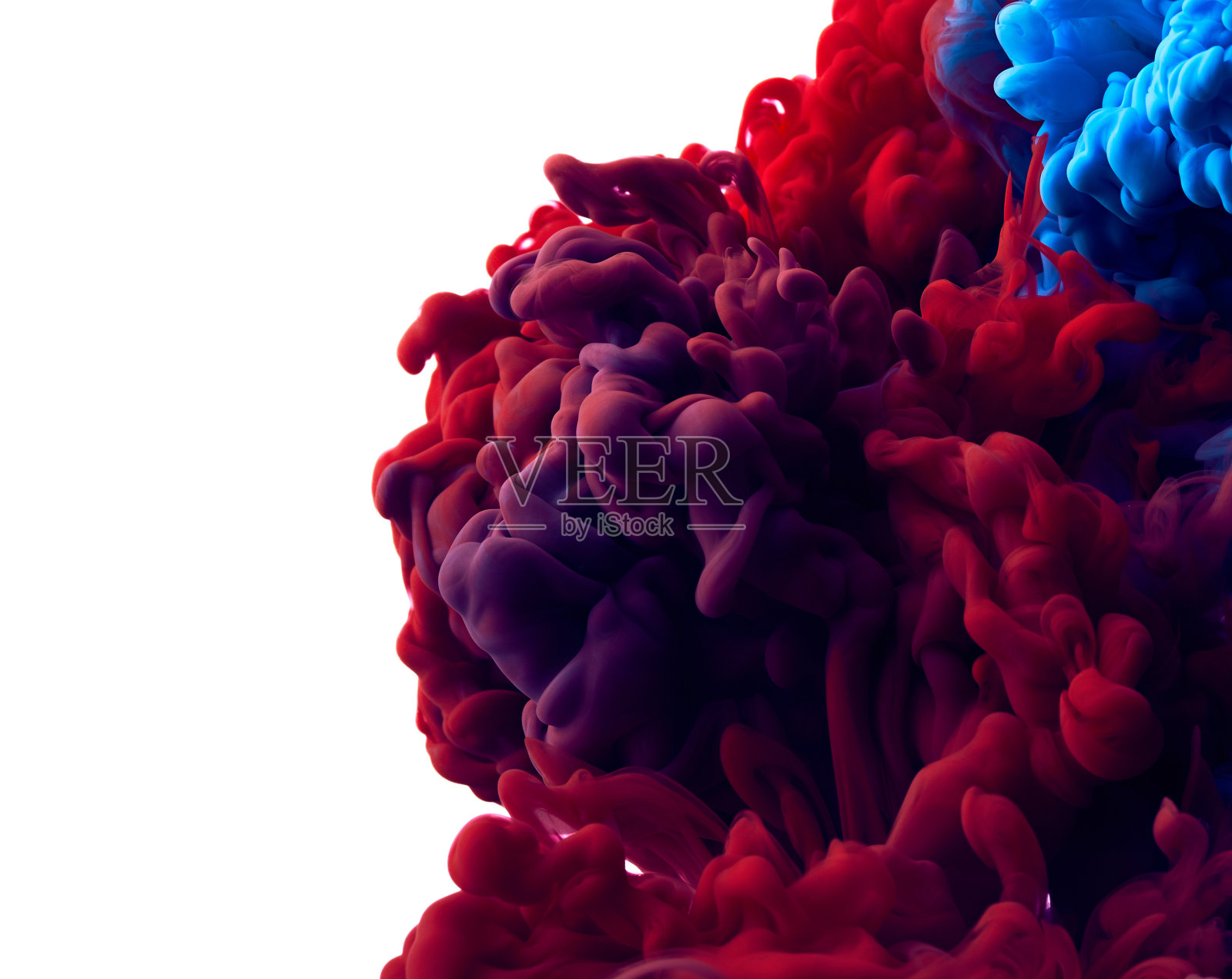 白色背景上的红色水花照片摄影图片