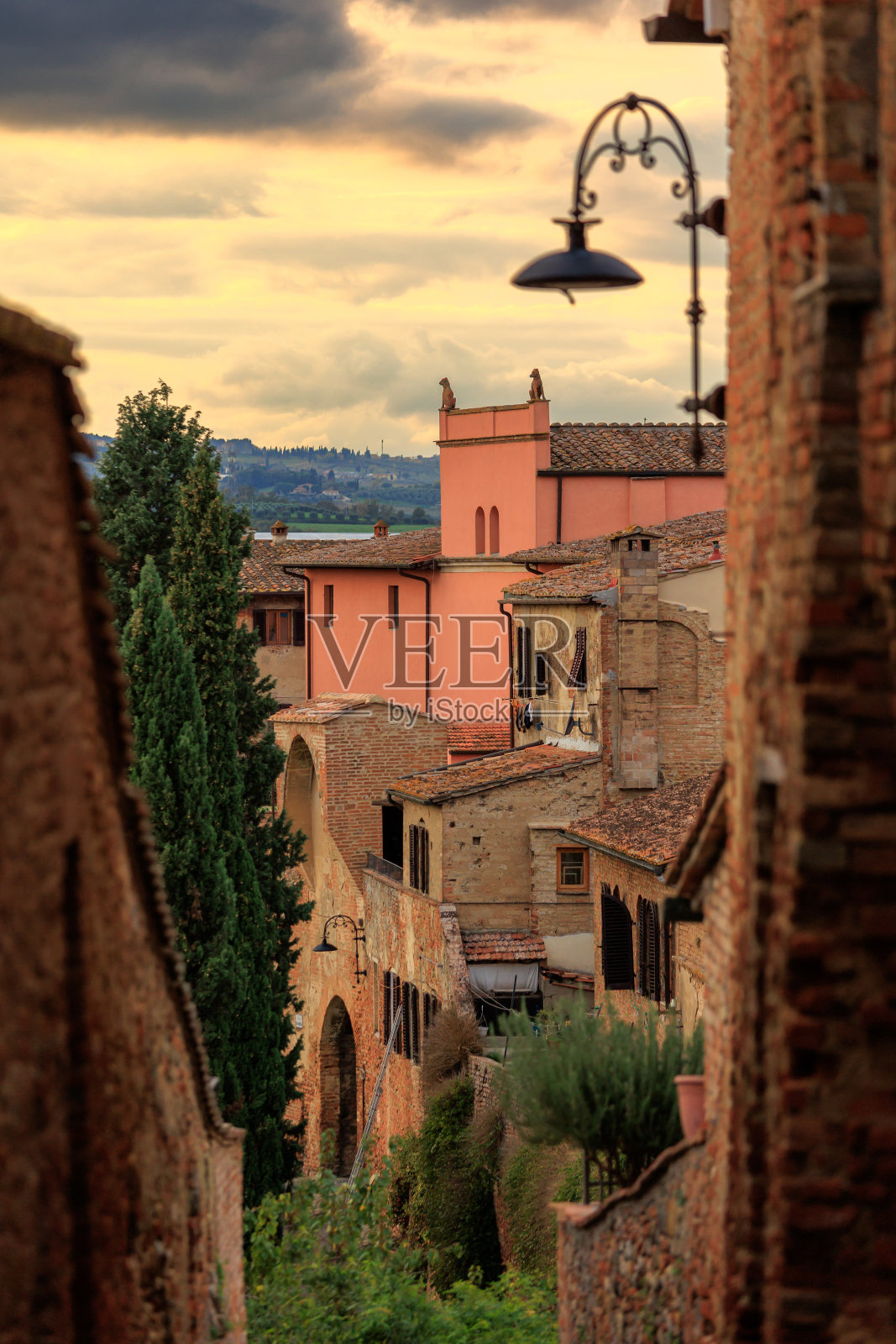 意大利的中世纪小镇Certaldo照片摄影图片
