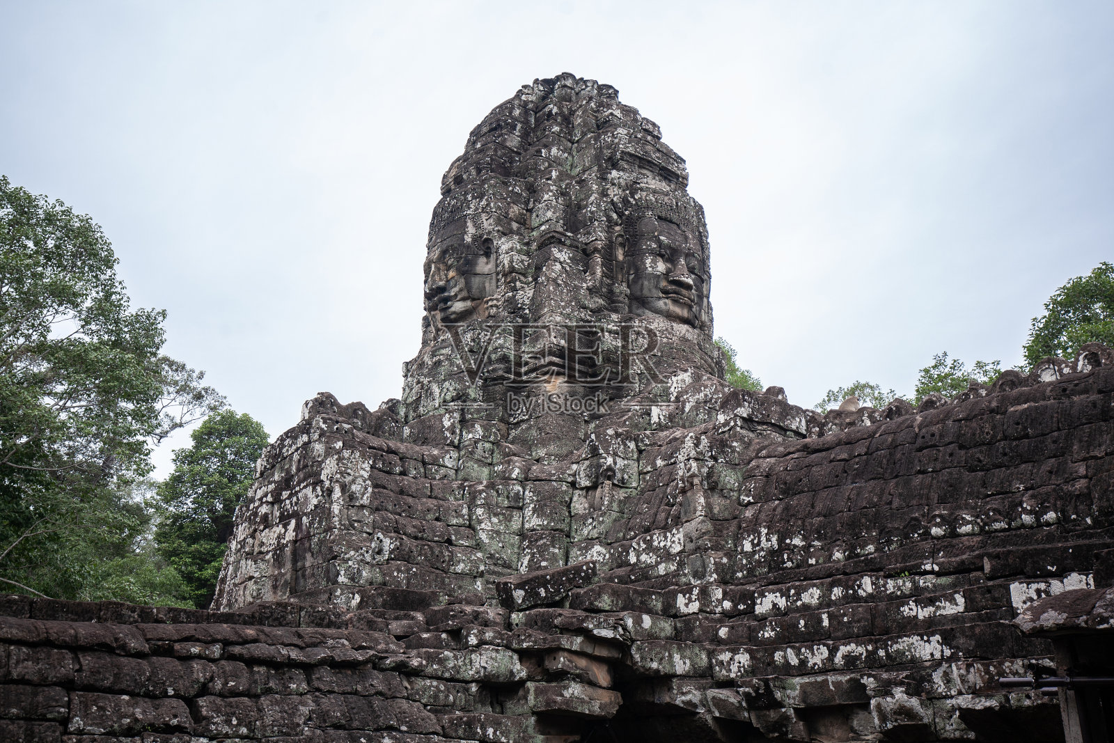 柬埔寨吴哥窟的巴戎寺照片摄影图片