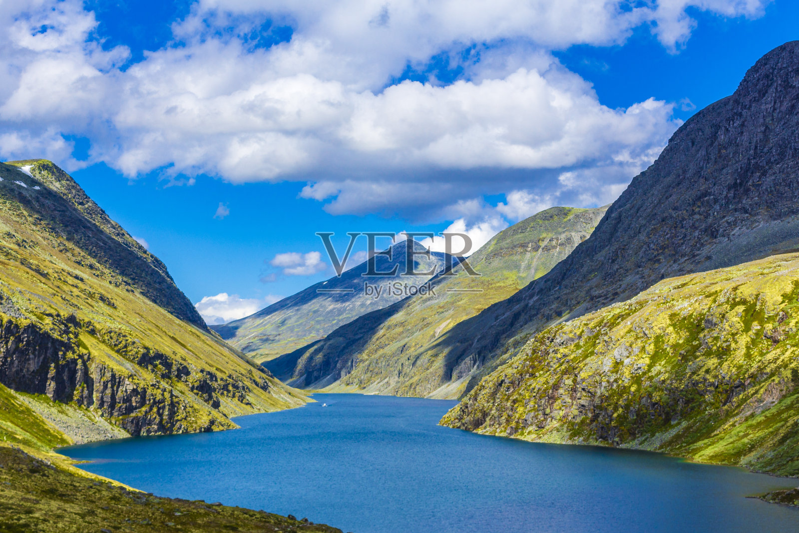 挪威朗丹国家公园美丽的山景和自然景观全景。照片摄影图片