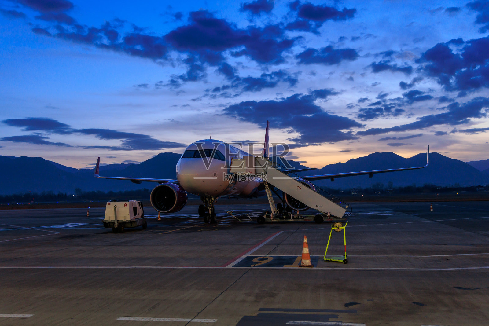 准备登机照片摄影图片