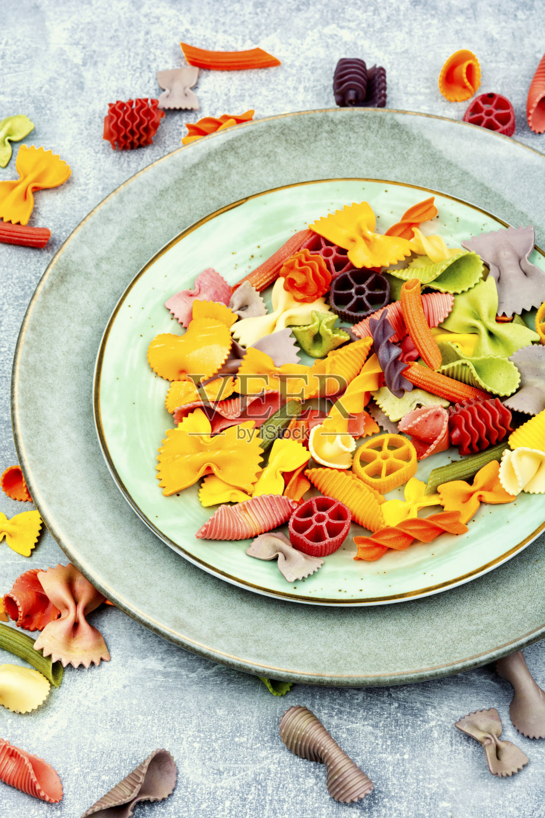 意大利面，各色的意大利面照片摄影图片