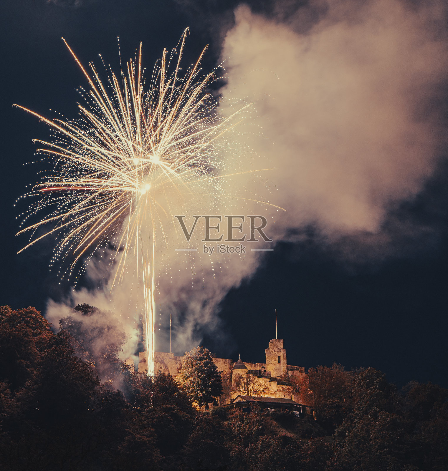 在兰施图尔，莱茵兰普法尔茨烟火照片摄影图片