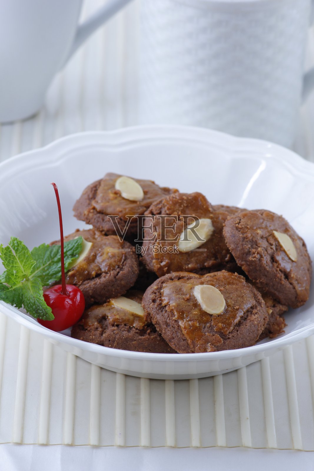 在下午的茶或咖啡中提供饼干照片摄影图片