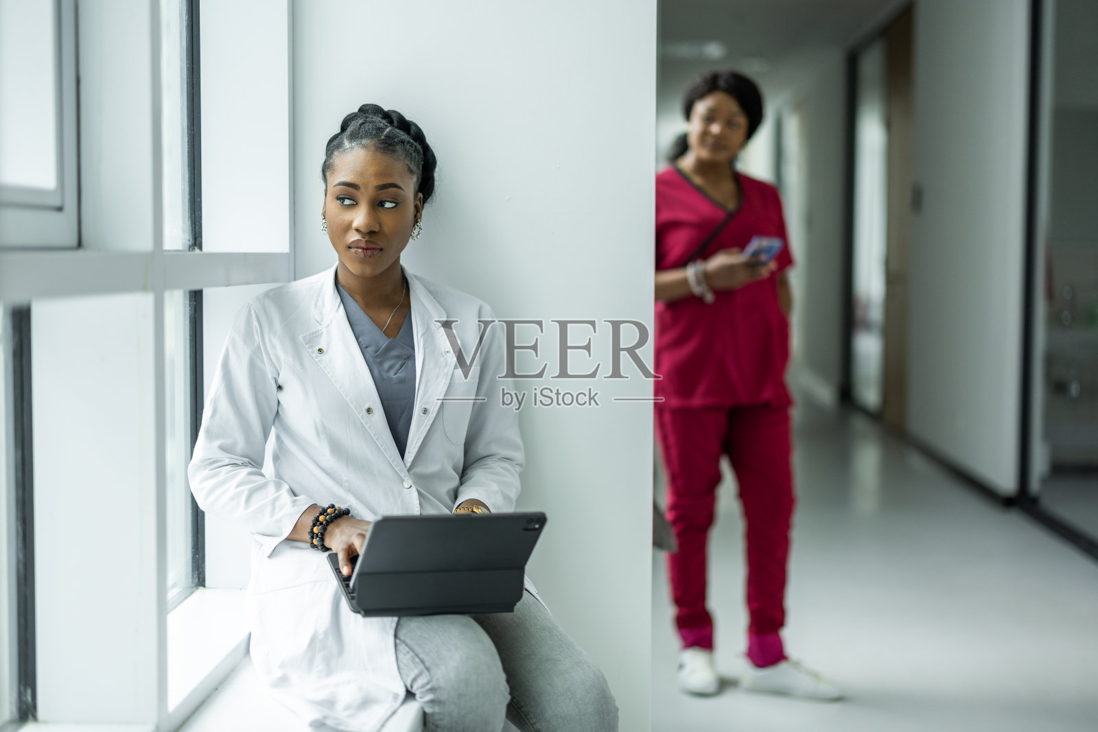 现代医务工作者照片摄影图片