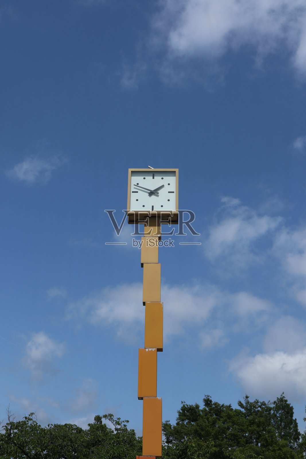 在大自然的辉煌中，天上的交流照片摄影图片