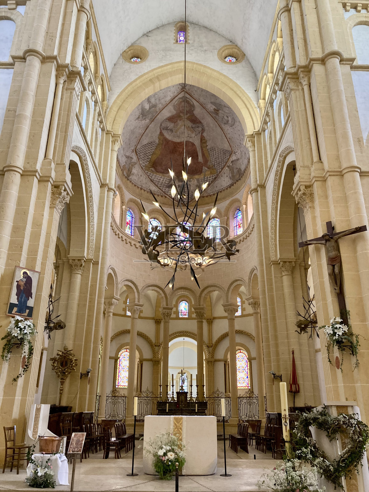 法国-勃艮第- Paray Le Monial -圣心大教堂照片摄影图片