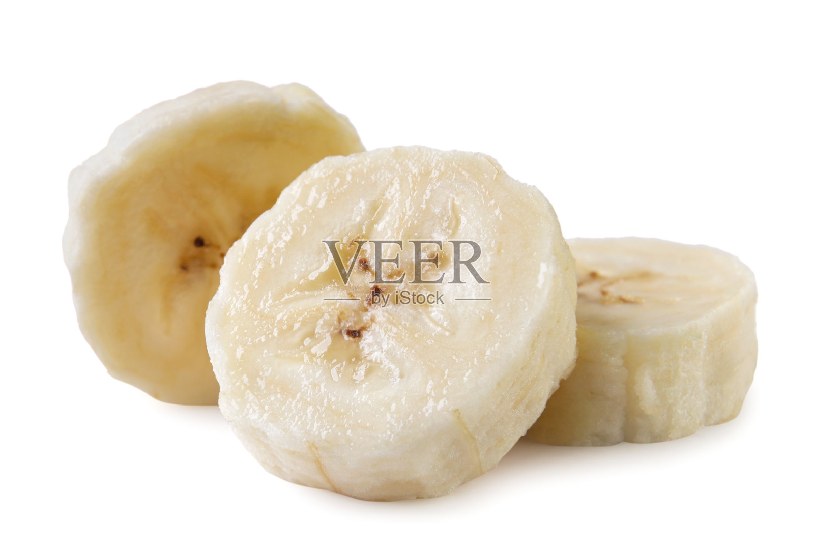 剥了皮的香蕉切片机在一个白色的特写。孤立的照片摄影图片